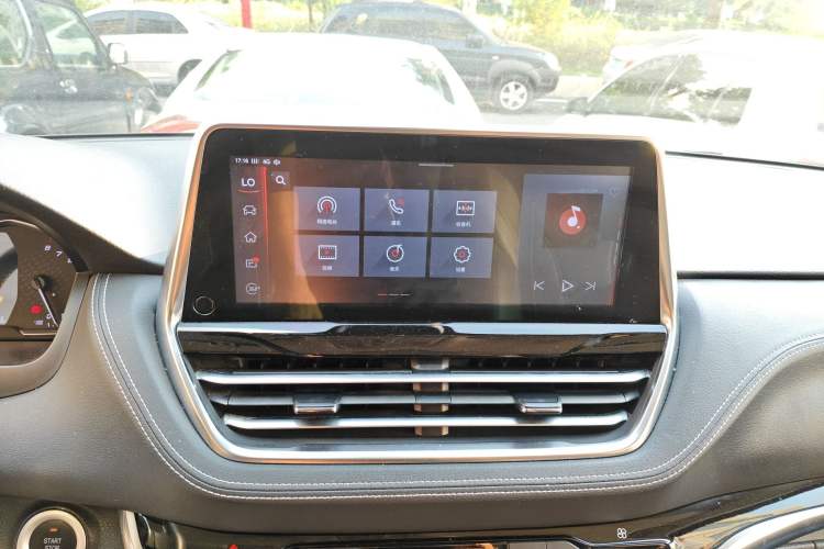 Used SAIC MAXUS G20 2020 2.0T Gasoline Automatic ZhiZun Edition Audio And AC Panel