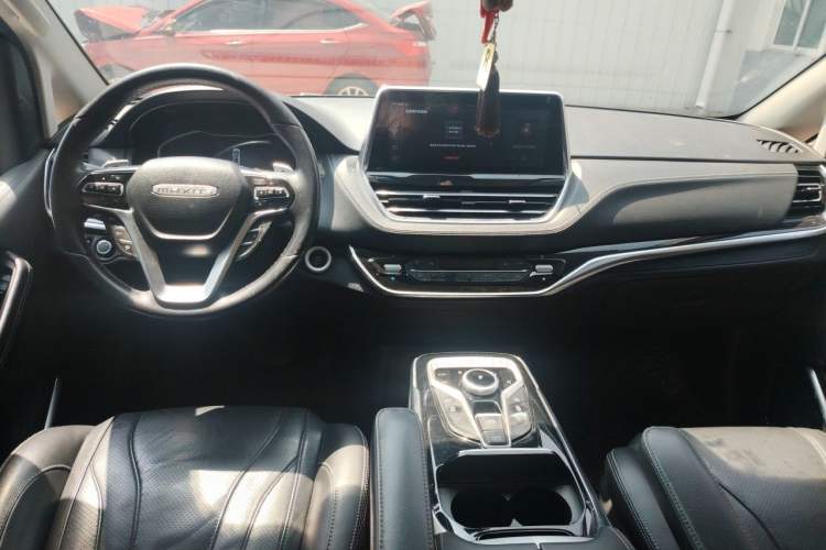 Used SAIC MAXUS G20 2020 2.0T Gasoline Automatic ZhiZun Edition Center Console