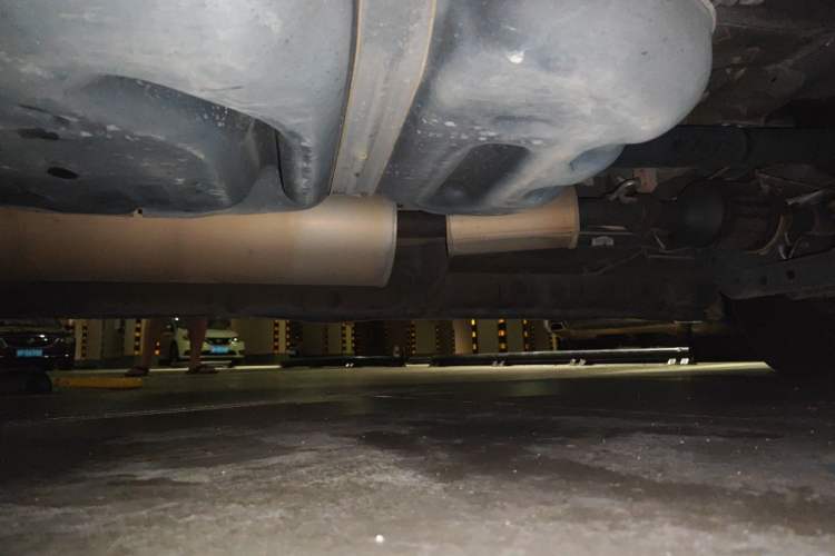 Used SAIC MAXUS G20 2020 2.0T Gasoline Automatic ZhiZun Edition Chassis Rear Left