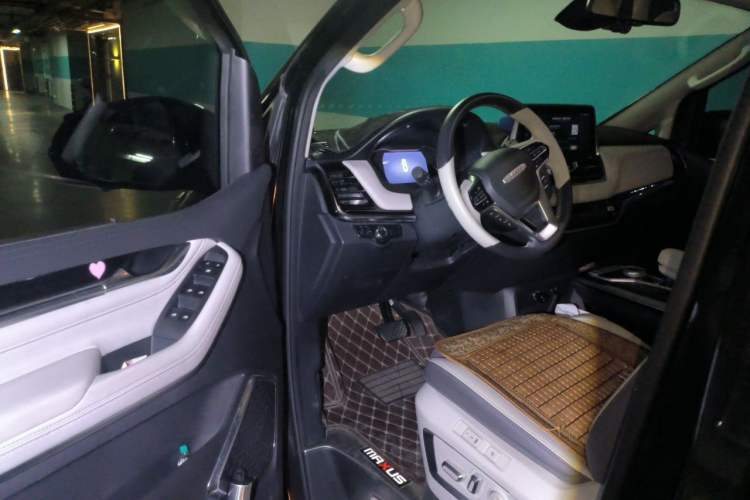 Used SAIC MAXUS G20 2020 2.0T Gasoline Automatic ZhiZun Edition Driver Seat