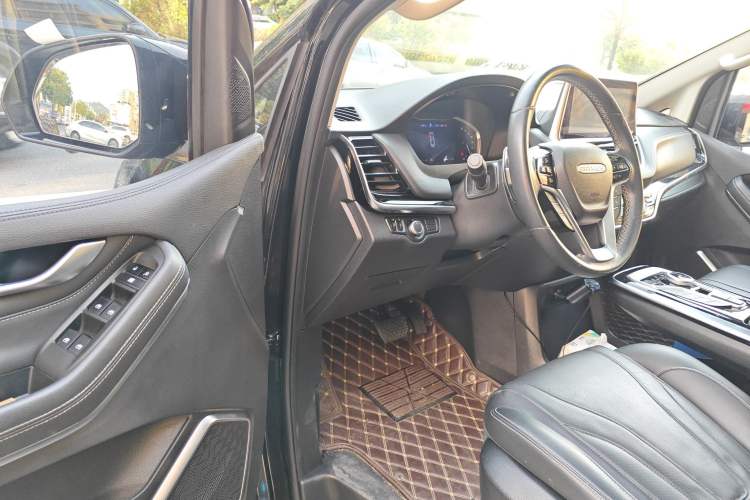 Used SAIC MAXUS G20 2020 2.0T Gasoline Automatic ZhiZun Edition Driver Seat