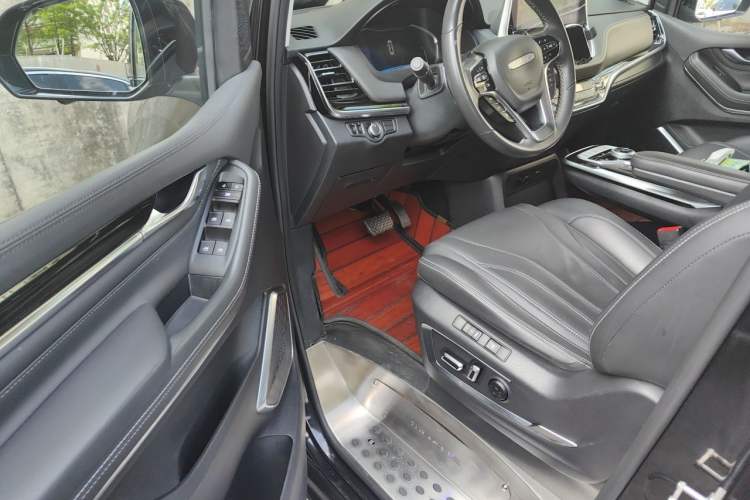 Used SAIC MAXUS G20 2020 2.0T Gasoline Automatic ZhiZun Edition Driver Seat