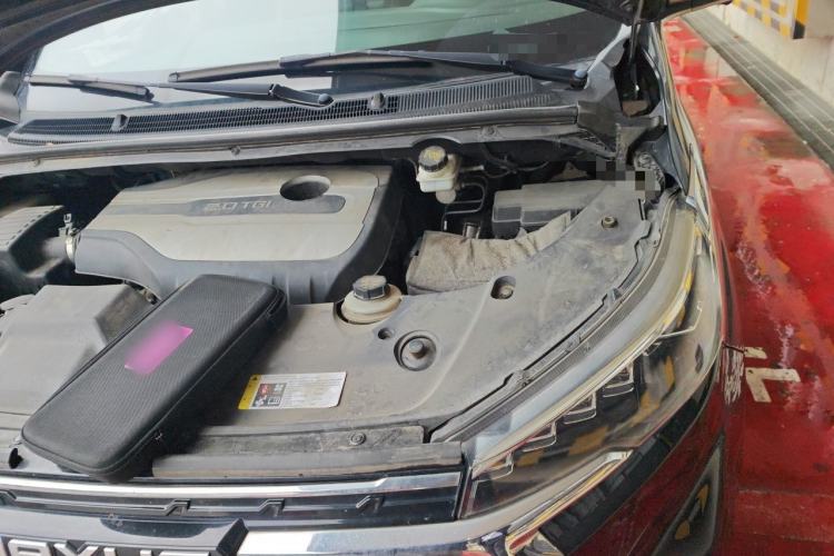 Used SAIC MAXUS G20 2020 2.0T Gasoline Automatic Luxury Executive Edition Engine Bay Left
