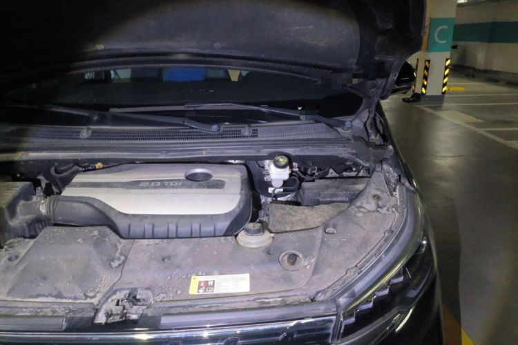 Used SAIC MAXUS G20 2020 2.0T Gasoline Automatic ZhiZun Edition Engine Bay Left