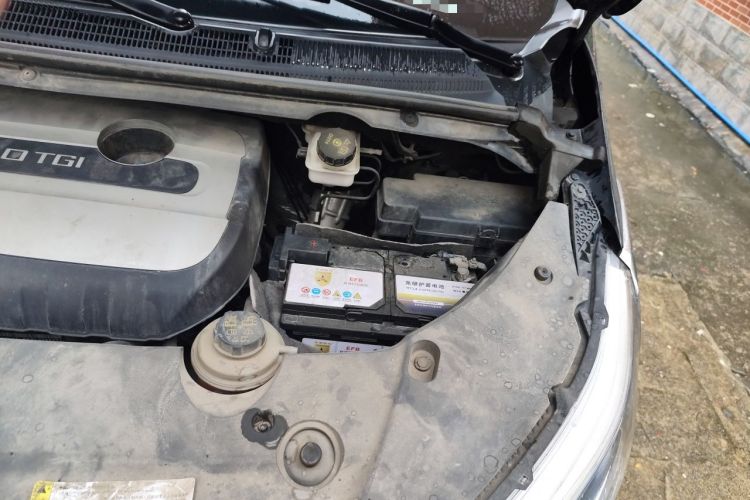 Used SAIC MAXUS G20 2020 2.0T Gasoline Automatic Luxury Edition Engine Bay Left