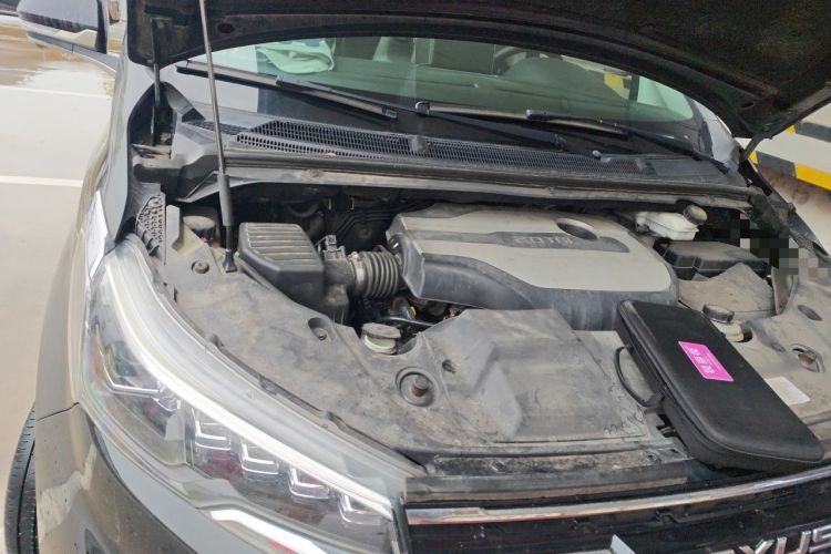 Used SAIC MAXUS G20 2020 2.0T Gasoline Automatic Luxury Executive Edition Engine Bay Right