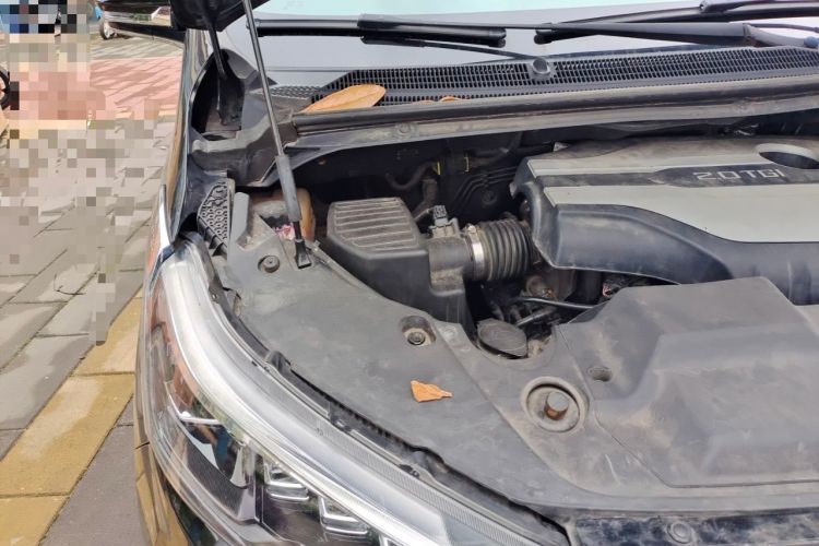 Used SAIC MAXUS G20 2020 2.0T Gasoline Automatic ZhiZun Edition Engine Bay Right