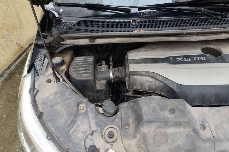 Used SAIC MAXUS G20 2020 2.0T Gasoline Automatic Luxury Edition Engine Bay Right