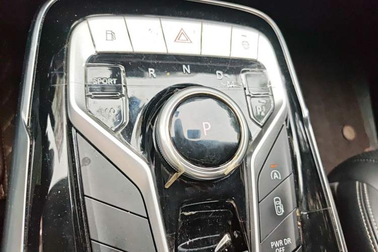 Used SAIC MAXUS G20 2020 2.0T Gasoline Automatic Luxury Edition Gear Lever