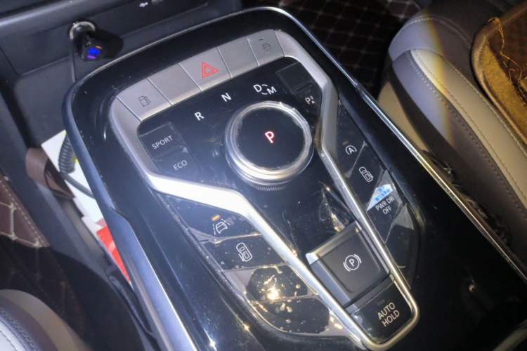 Used SAIC MAXUS G20 2020 2.0T Gasoline Automatic ZhiZun Edition Gear Lever