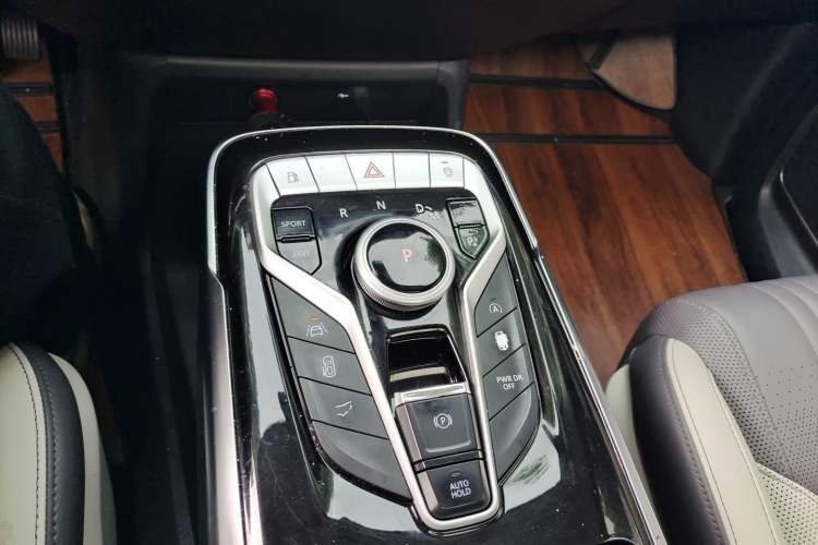 Used SAIC MAXUS G20 2020 2.0T Gasoline Automatic ZhiZun Edition Gear Lever