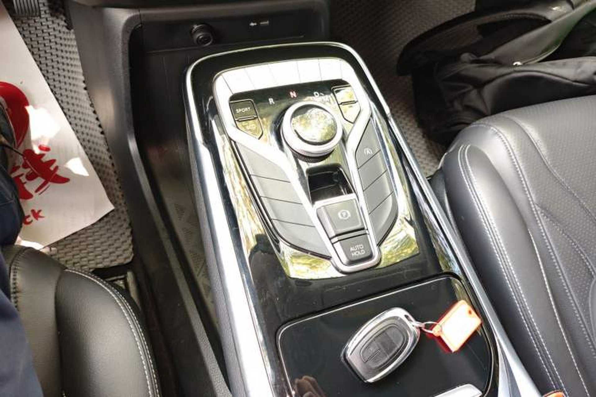 Used SAIC MAXUS G20 2020 2.0T Gasoline Automatic Luxury Edition Gear Lever