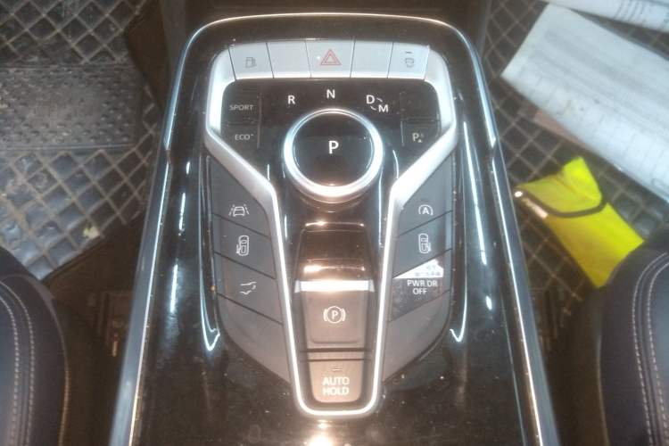 Used SAIC MAXUS G20 2020 2.0T Gasoline Automatic ZhiZun Edition Gear Lever