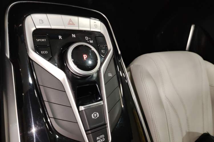Used SAIC MAXUS G20 2020 2.0T Gasoline Automatic Luxury Edition Gear Lever