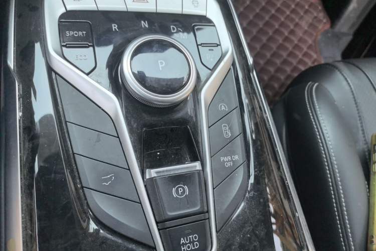 Used SAIC MAXUS G20 2020 2.0T Gasoline Automatic Prestige Executive Version Gear Lever