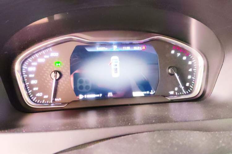 Used SAIC MAXUS G20 2020 2.0T Gasoline Automatic Luxury Executive Edition Instrument Cluster