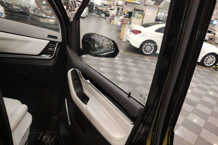 Used SAIC MAXUS G20 2020 2.0T Gasoline Automatic Luxury Edition Interior 2