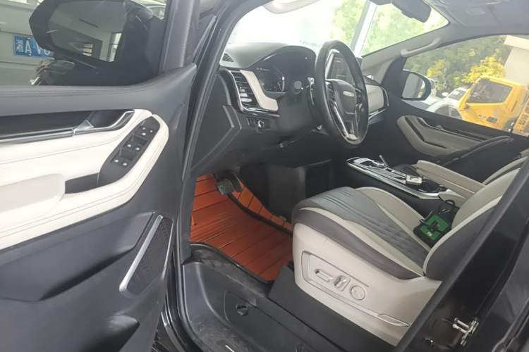 Used SAIC MAXUS G20 2020 2.0T Gasoline Automatic Luxury Executive Edition Interior 3
