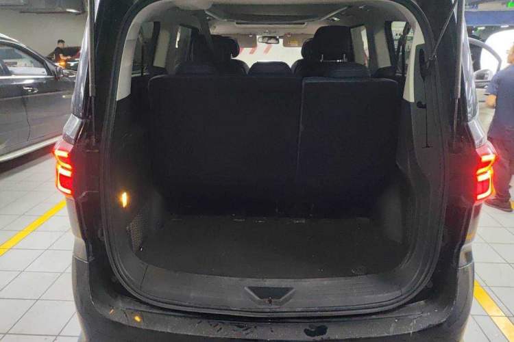 Used SAIC MAXUS G20 2020 2.0T Gasoline Automatic ZhiZun Edition Interior 4