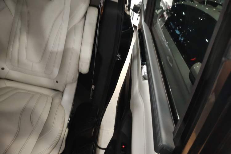 Used SAIC MAXUS G20 2020 2.0T Gasoline Automatic Luxury Edition Interior 5