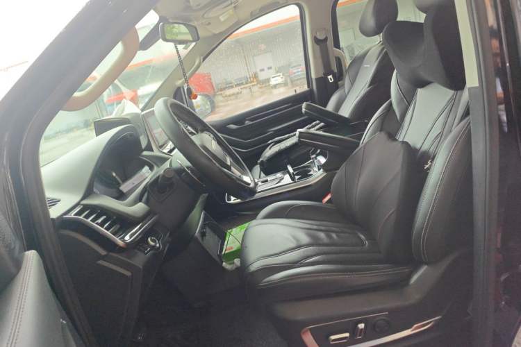Used SAIC MAXUS G20 2020 2.0T Gasoline Automatic Luxury Executive Edition Left Front Seat