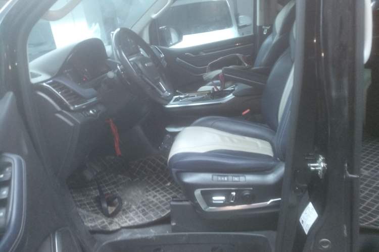 Used SAIC MAXUS G20 2020 2.0T Gasoline Automatic ZhiZun Edition Left Front Seat