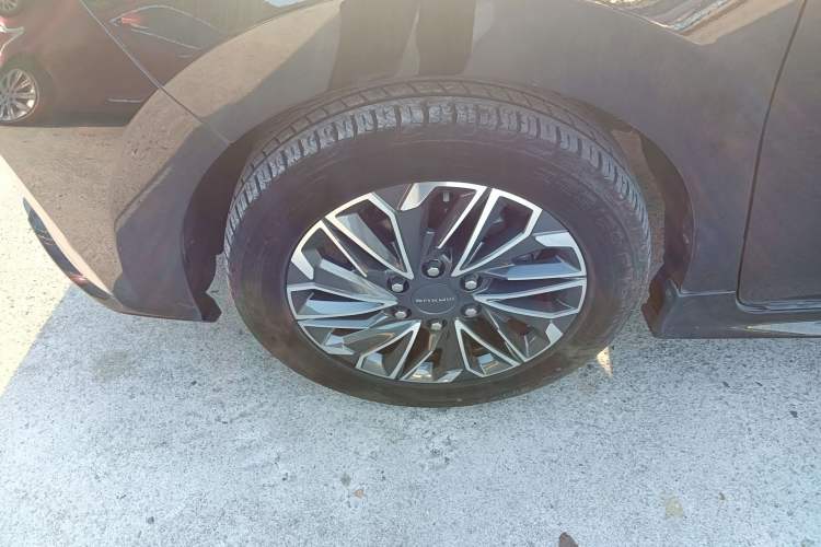Used SAIC MAXUS G20 2020 2.0T Gasoline Automatic Luxury Edition Left Front Wheel Hub