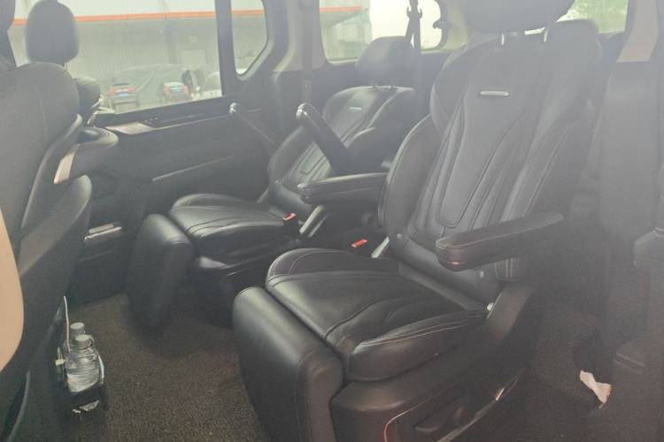 Used SAIC MAXUS G20 2020 2.0T Gasoline Automatic Luxury Executive Edition Left Rear Seat