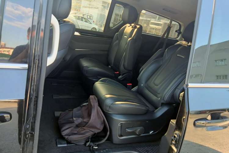 Used SAIC MAXUS G20 2020 2.0T Gasoline Automatic Luxury Edition Left Rear Seat