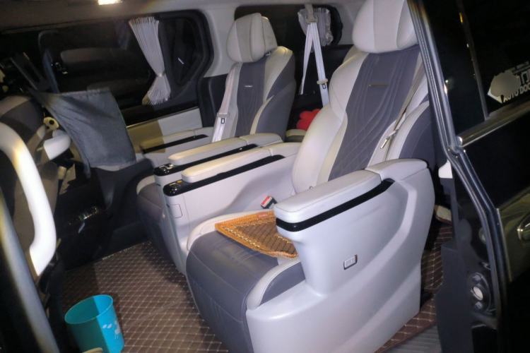 Used SAIC MAXUS G20 2020 2.0T Gasoline Automatic ZhiZun Edition Left Rear Seat