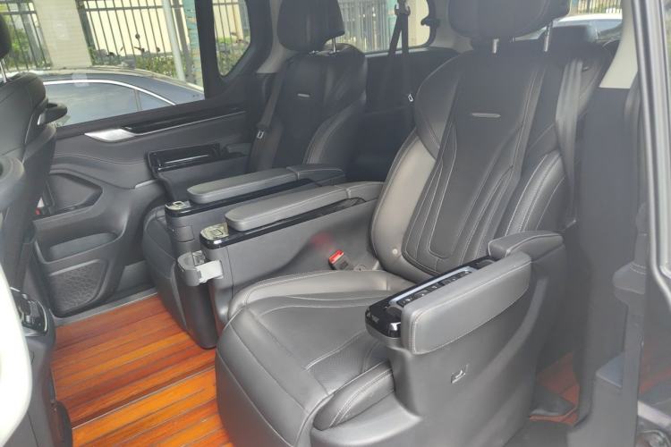 Used SAIC MAXUS G20 2020 2.0T Gasoline Automatic ZhiZun Edition Left Rear Seat