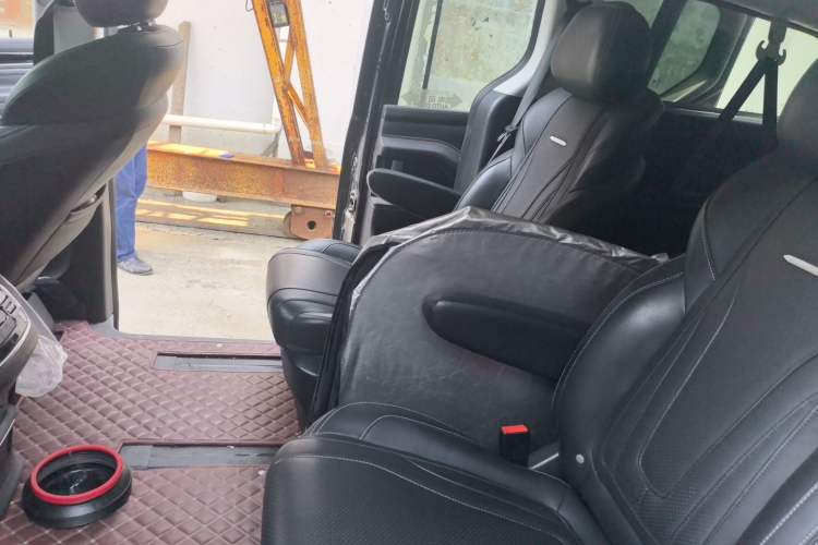 Used SAIC MAXUS G20 2020 2.0T Gasoline Automatic Prestige Executive Version Left Rear Seat