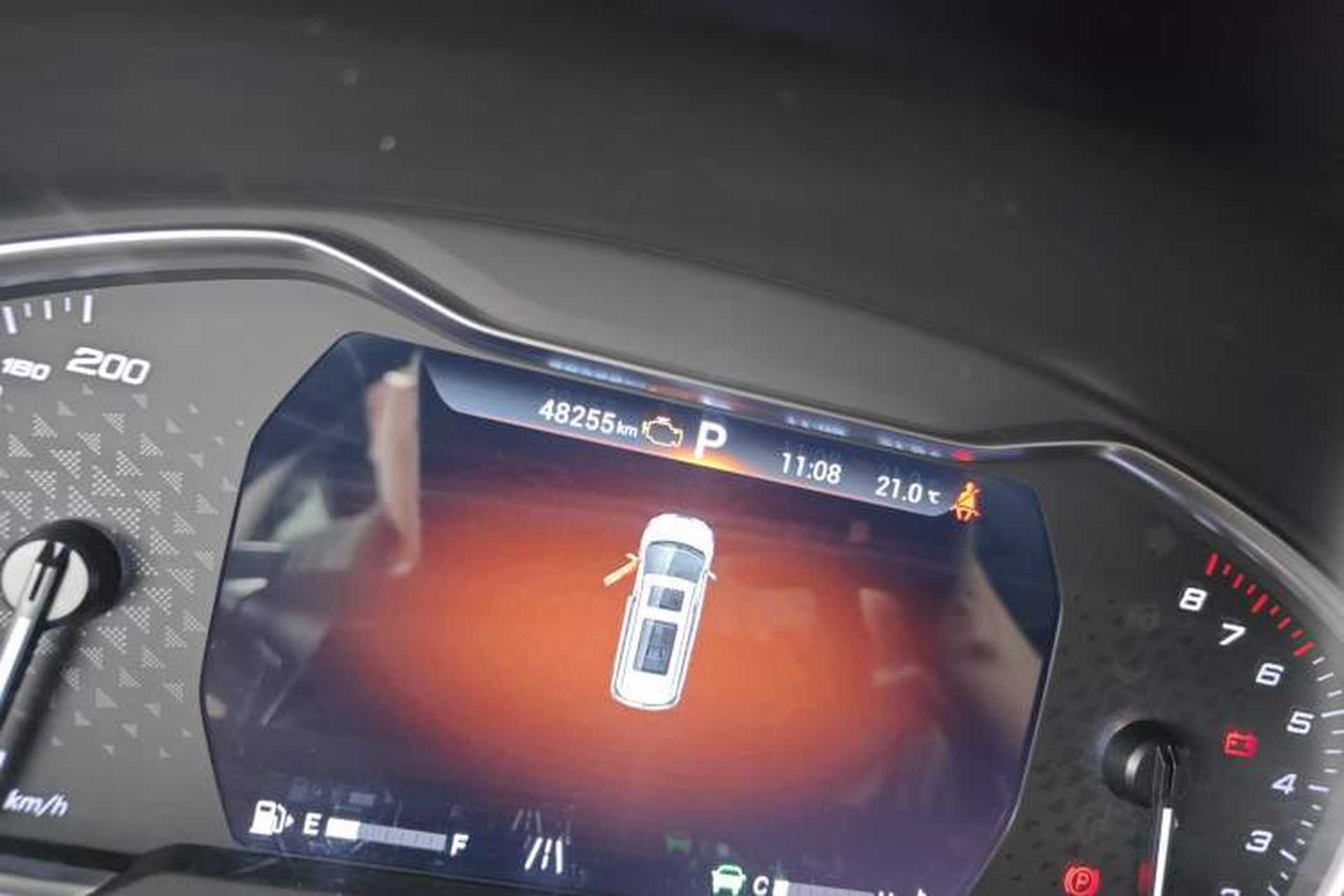 Used SAIC MAXUS G20 2020 2.0T Gasoline Automatic ZhiZun Edition Odometer Close Up
