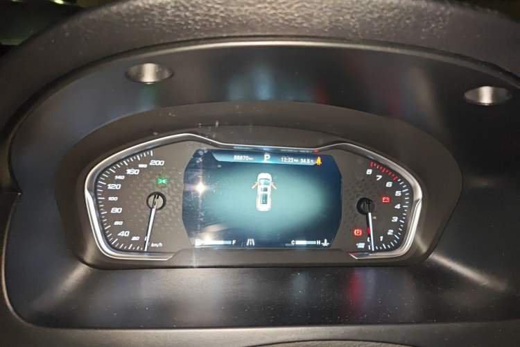 Used SAIC MAXUS G20 2020 2.0T Gasoline Automatic ZhiZun Edition Odometer Close Up