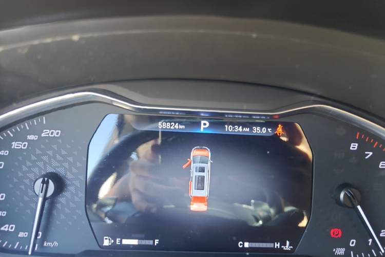 Used SAIC MAXUS G20 2020 2.0T Gasoline Automatic Prestige Executive Version Odometer Close Up