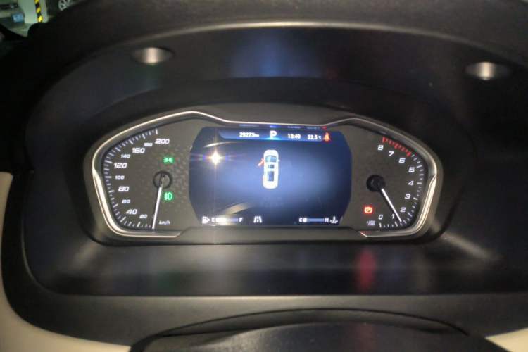 Used SAIC MAXUS G20 2020 2.0T Gasoline Automatic ZhiZun Edition Odometer Close Up