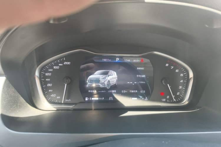 Used SAIC MAXUS G20 2020 2.0T Gasoline Automatic ZhiZun Edition Odometer Close Up