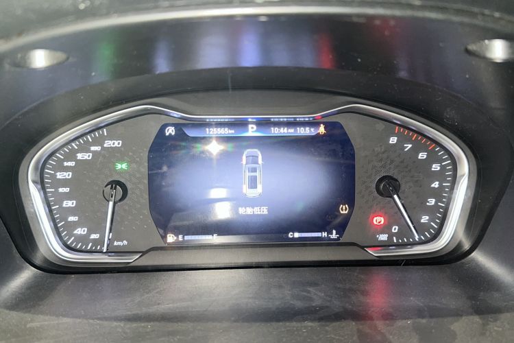 Used SAIC MAXUS G20 2020 2.0T Gasoline Automatic Luxury Edition Odometer Close Up