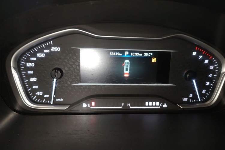 Used SAIC MAXUS G20 2020 2.0T Gasoline Automatic Luxury Edition Odometer Close Up
