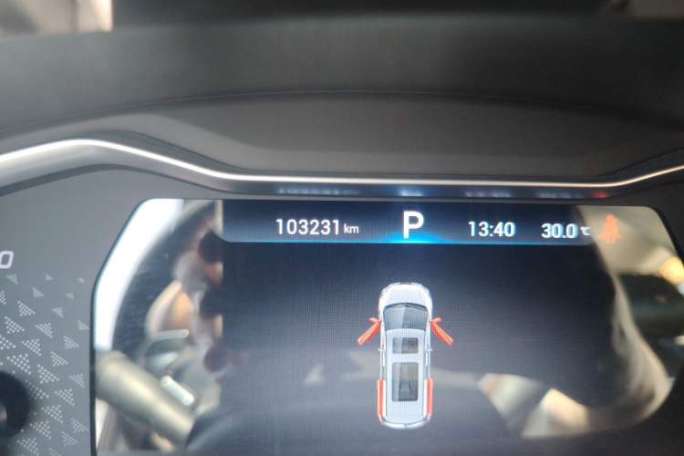Used SAIC MAXUS G20 2020 2.0T Gasoline Automatic ZhiZun Edition Odometer Close Up