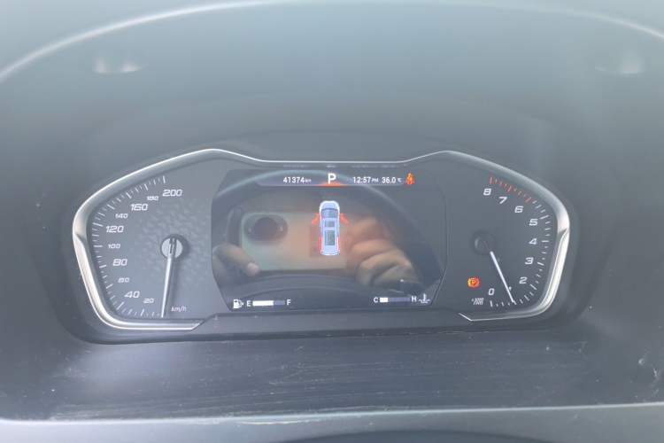 Used SAIC MAXUS G20 2020 2.0T Gasoline Automatic Prestige Executive Version Odometer Close Up