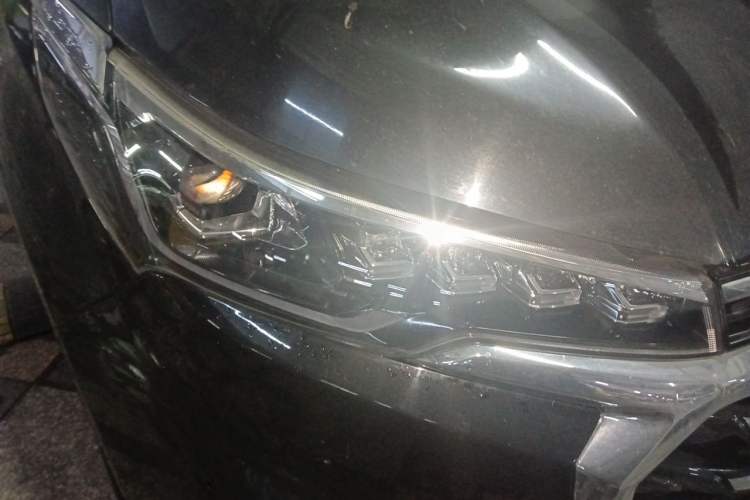 Used SAIC MAXUS G20 2020 2.0T Gasoline Automatic Luxury Edition Right Front Headlight