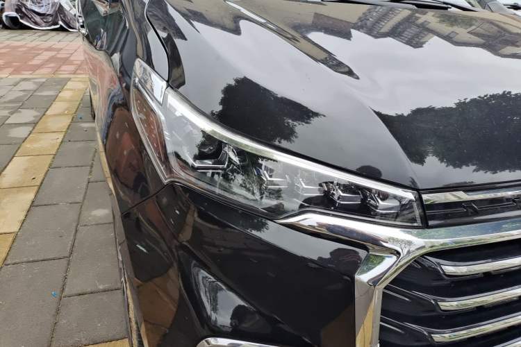 Used SAIC MAXUS G20 2020 2.0T Gasoline Automatic ZhiZun Edition Right Front Headlight