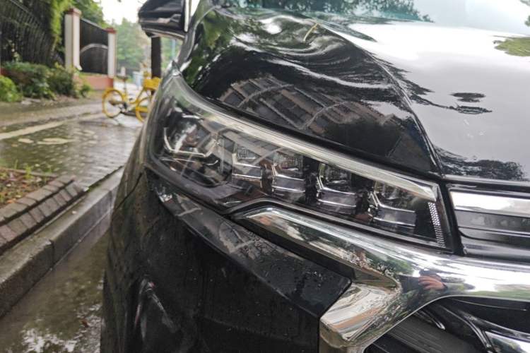 Used SAIC MAXUS G20 2020 2.0T Gasoline Automatic Flagship Edition Right Front Headlight