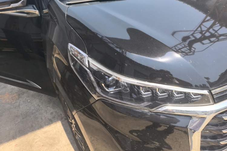 Used SAIC MAXUS G20 2020 2.0T Gasoline Automatic Prestige Executive Version Right Front Headlight