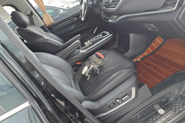 Used SAIC MAXUS G20 2020 2.0T Gasoline Automatic ZhiZun Edition Right Front Seat
