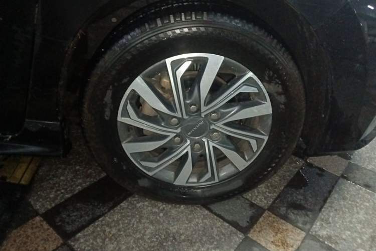 Used SAIC MAXUS G20 2020 2.0T Gasoline Automatic Luxury Edition Right Front Wheel Hub