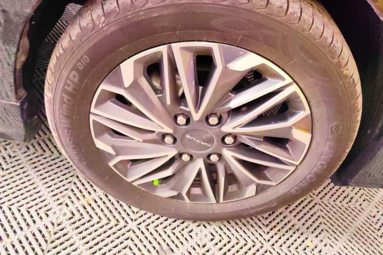 Used SAIC MAXUS G20 2020 2.0T Gasoline Automatic Luxury Executive Edition Right Front Wheel Hub