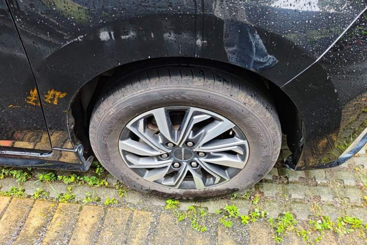 Used SAIC MAXUS G20 2020 2.0T Gasoline Automatic Luxury Edition Right Front Wheel Hub