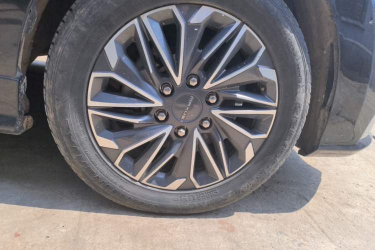 Used SAIC MAXUS G20 2020 2.0T Gasoline Automatic Prestige Executive Version Right Front Wheel Hub